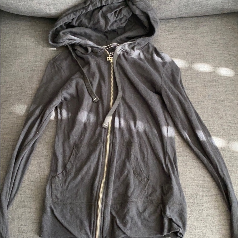 fitted black hoodie shirt